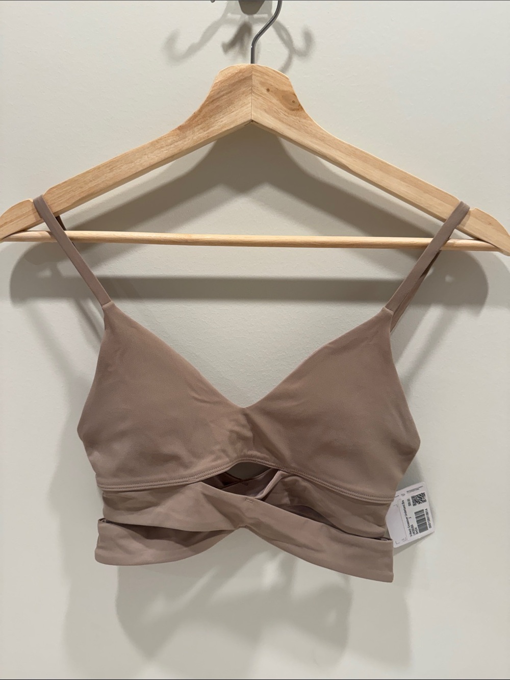 Lululemon V-Neck Crossover Underband Bra